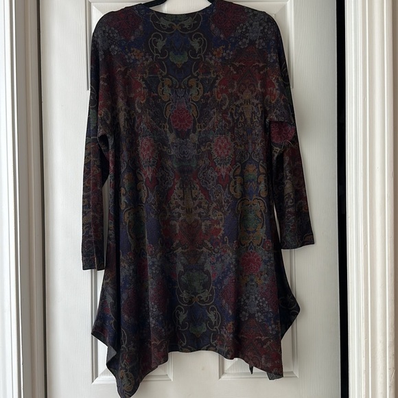 Soft Surroundings Dark Floral Print Tunic Top Size PM Made in USA - Picture 2 of 5